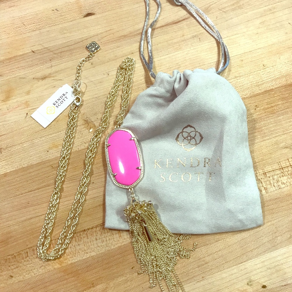 NWT never worn Kendra Scott Magenta Rayne Necklace